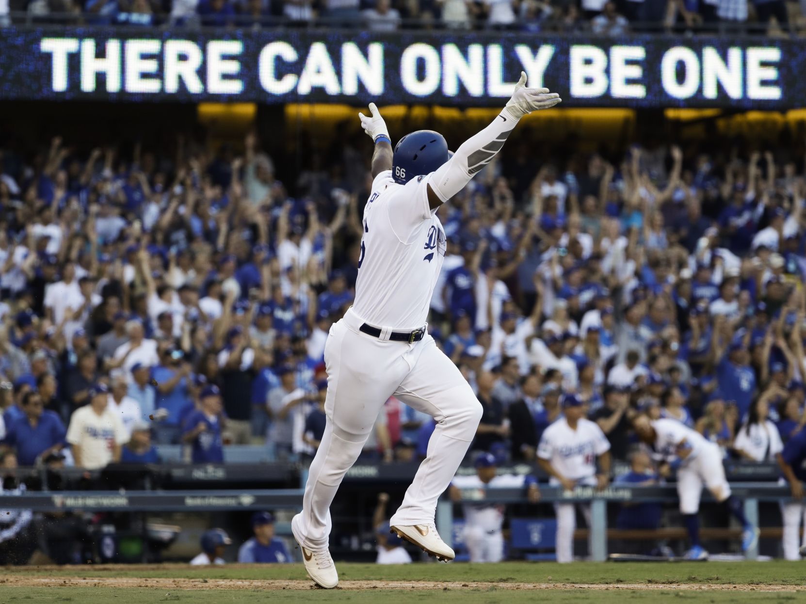 Dodgers 5, Brewers 2